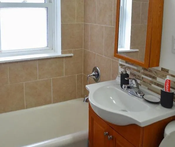 Cozy Near Wrigley Field And Boystown *